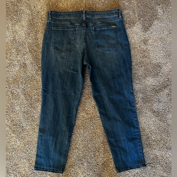 SOLD! - Picture 4 of 9